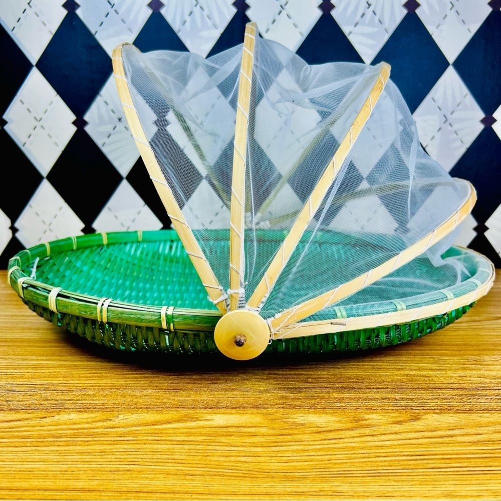 Vintage Woven Basket With Retractable Cover 19”x16” Large Functional Tableware